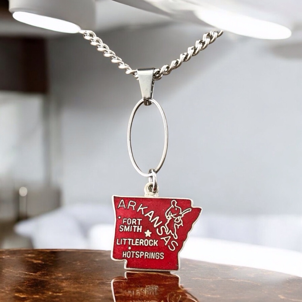🆕 Arkansas Oval Drop Pendant Necklace Vintage Enamel/Stainless Steel